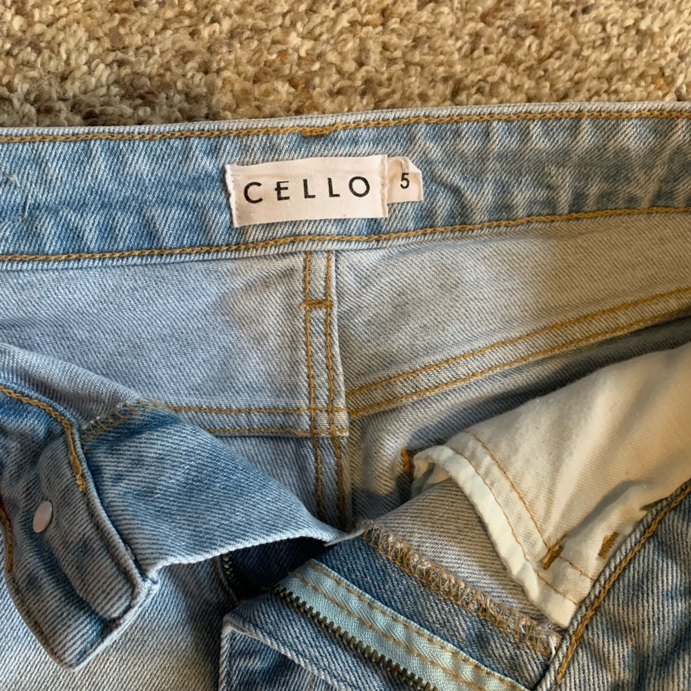 Jeans - Picture 2 of 3
